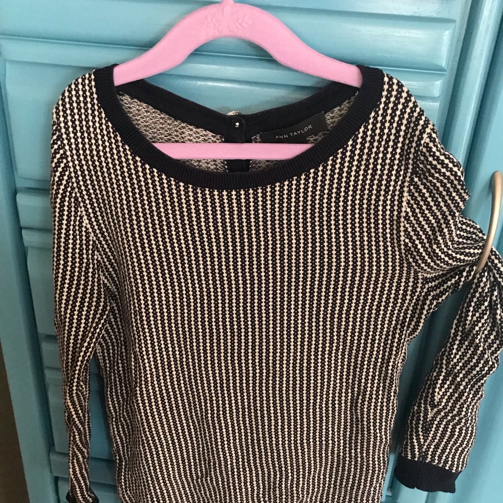 Ann Taylor 3/4 sleeve light sweater